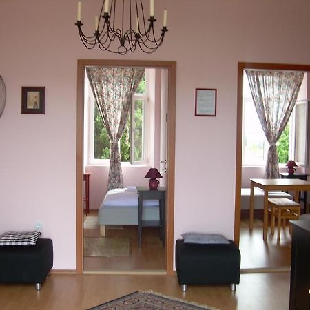 Phara Hostel Gdinj Exterior photo
