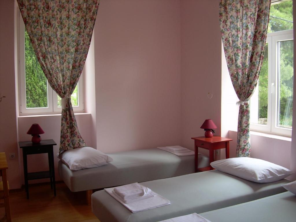 Phara Hostel Gdinj Room photo